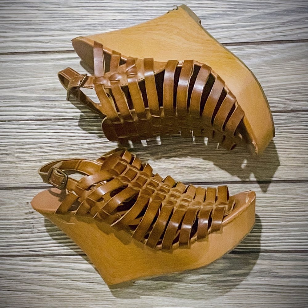Mission Brand Wedge Sandals 9